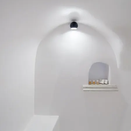 Nano Oia (Santorini)
