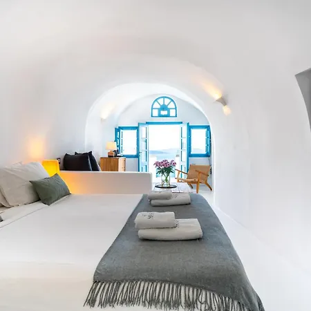 Nano Villa Oia (Santorini)