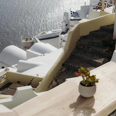 Nano Oia (Santorini)
