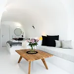 Nano * Oia